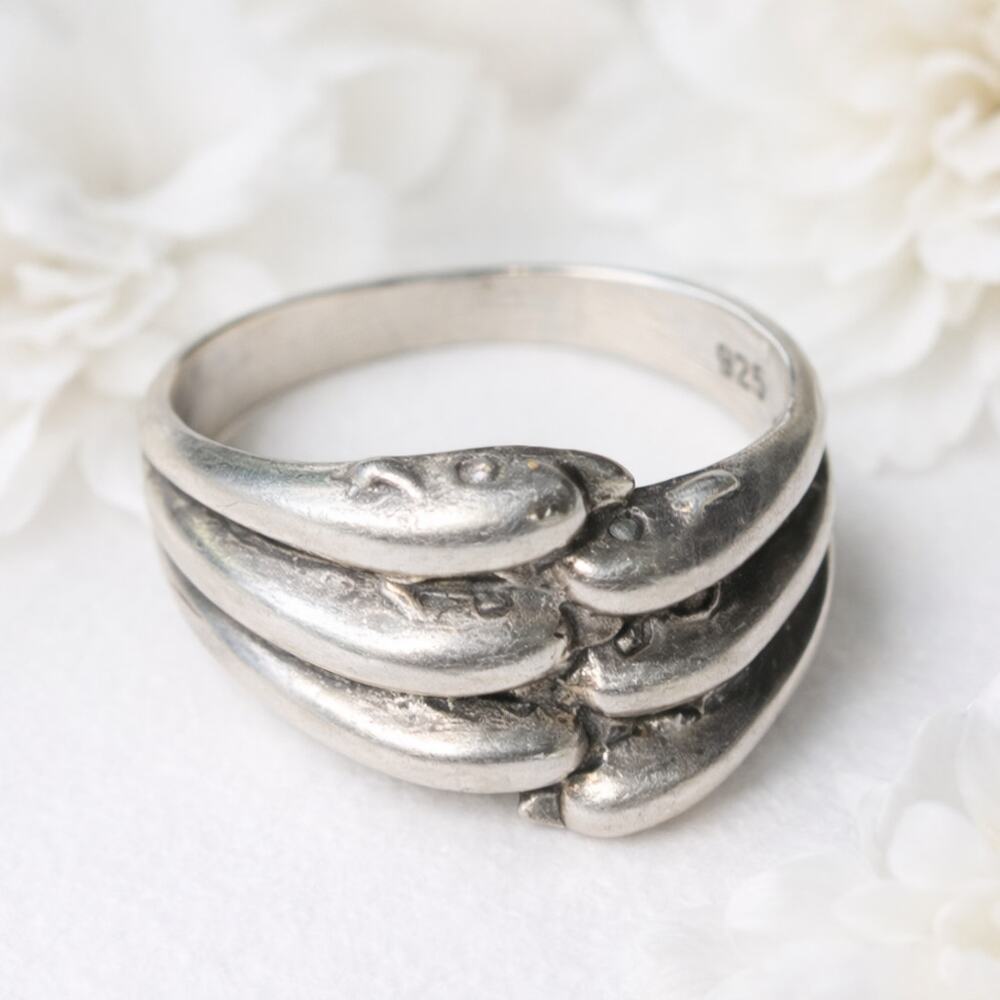 925 Sterling Silver Six Dolphin Ring Size 6.5